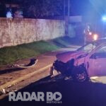 Colisão contra poste deixa condutora ferida e causa apagão no Jardim Coopagro em Toledo