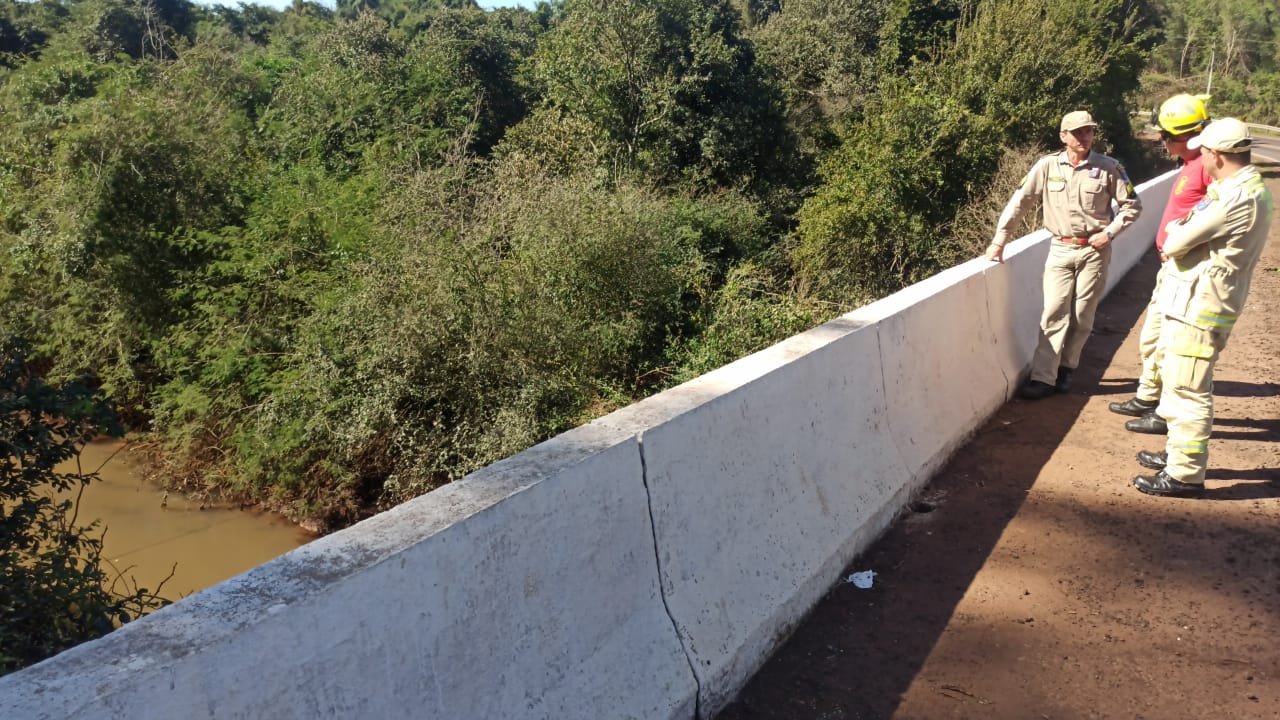 Homem pula de ponte entre Toledo e Ouro Verde do Oeste e desaparece no ...