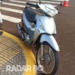 Acidente entre carro e moto deixa motociclista ferida no centro de Toledo