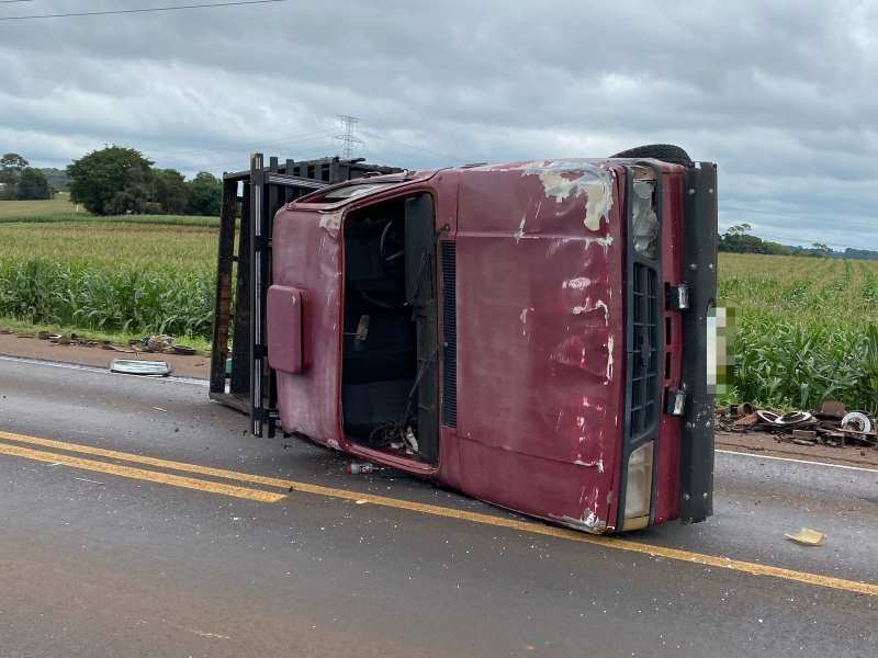SAMU socorre ferido leve em capotamento na BR-163 entre Mercedes e Marechal Rondon