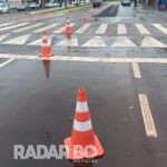 Faixa da Avenida Parigot de Souza interditada após caminhão espalhar pedras