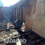 Casa é totalmente destruída por incêndio em Concórdia do Oeste