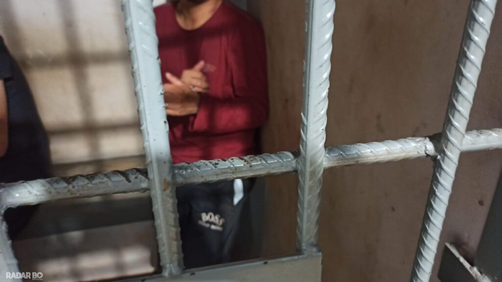Homem é detido por agressão contra mulher em Toledo após briga por ciúmes