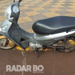 Acidente entre carro e moto deixa motociclista ferida no centro de Toledo