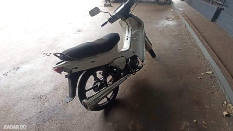 PM recupera moto furtada em pensão no bairro Santa Clara em Toledo