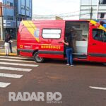 Acidente entre carro e moto deixa motociclista ferida no centro de Toledo