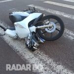 Mulher é levada à UPA após acidente de moto no centro de Toledo