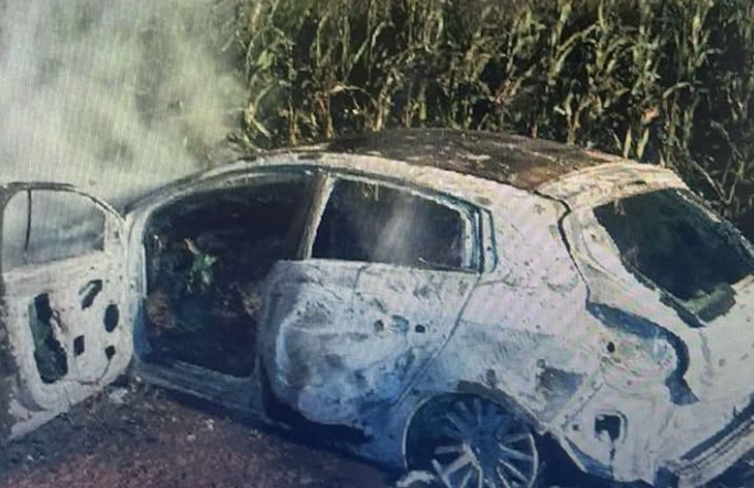 Carro furtado é encontrado incendiado na Estrada da Lacto Bom em Toledo