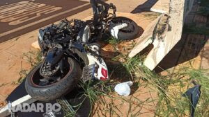 Casal fica ferido após moto colidir contra ponto de ônibus na PR 317 entre Toledo e Assis