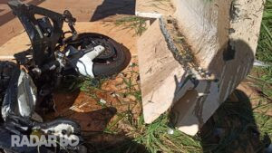 Casal fica ferido após moto colidir contra ponto de ônibus na PR 317 entre Toledo e Assis