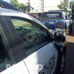 Mulher é levada à UPA após acidente de moto no centro de Toledo