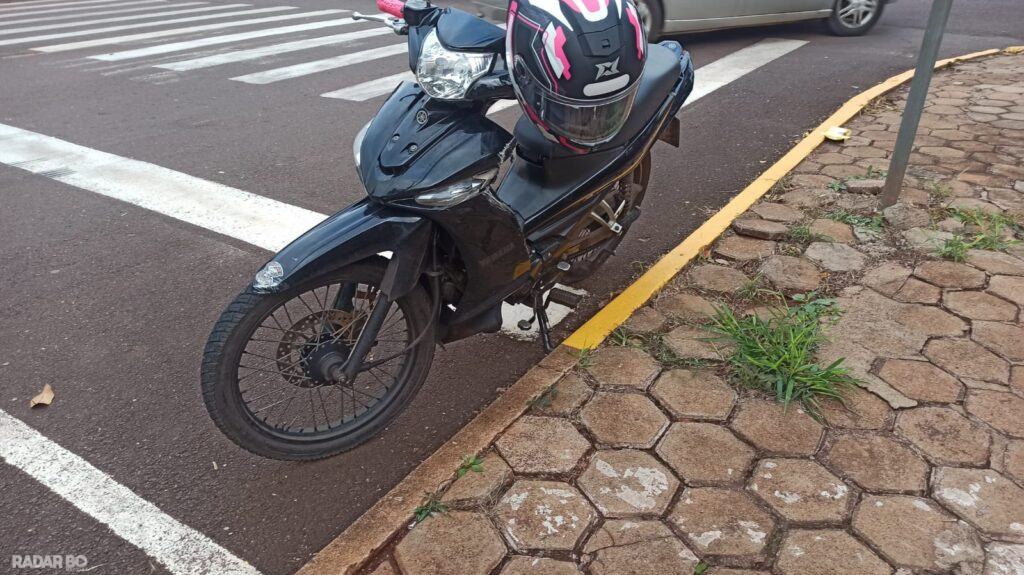 Duas mulheres ficam feridas em colisão entre motos no centro de Toledo