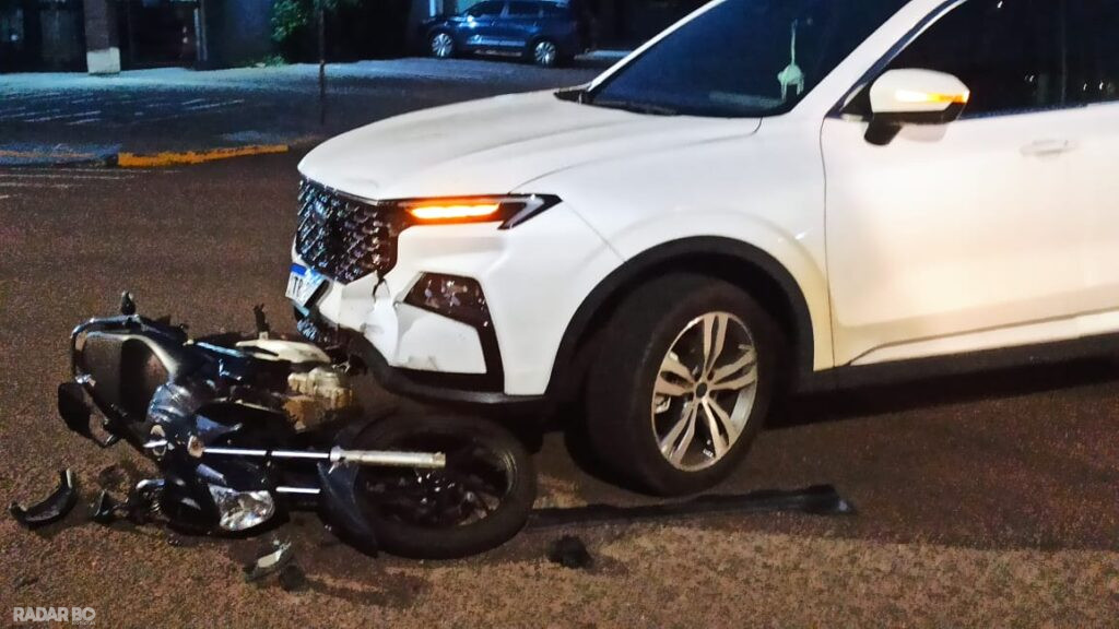 Motociclista fica ferido em colisão frontal com carro na Vila Industrial em Toledo