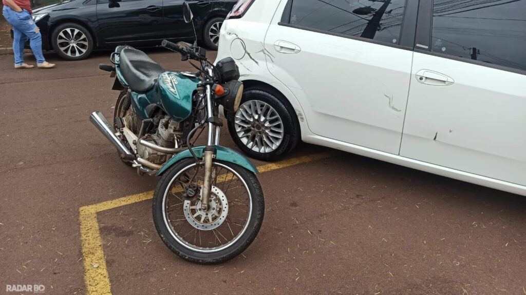 Motociclista fica ferido em colisão com carro que saía de garagem no Jardim Panorama em Toledo