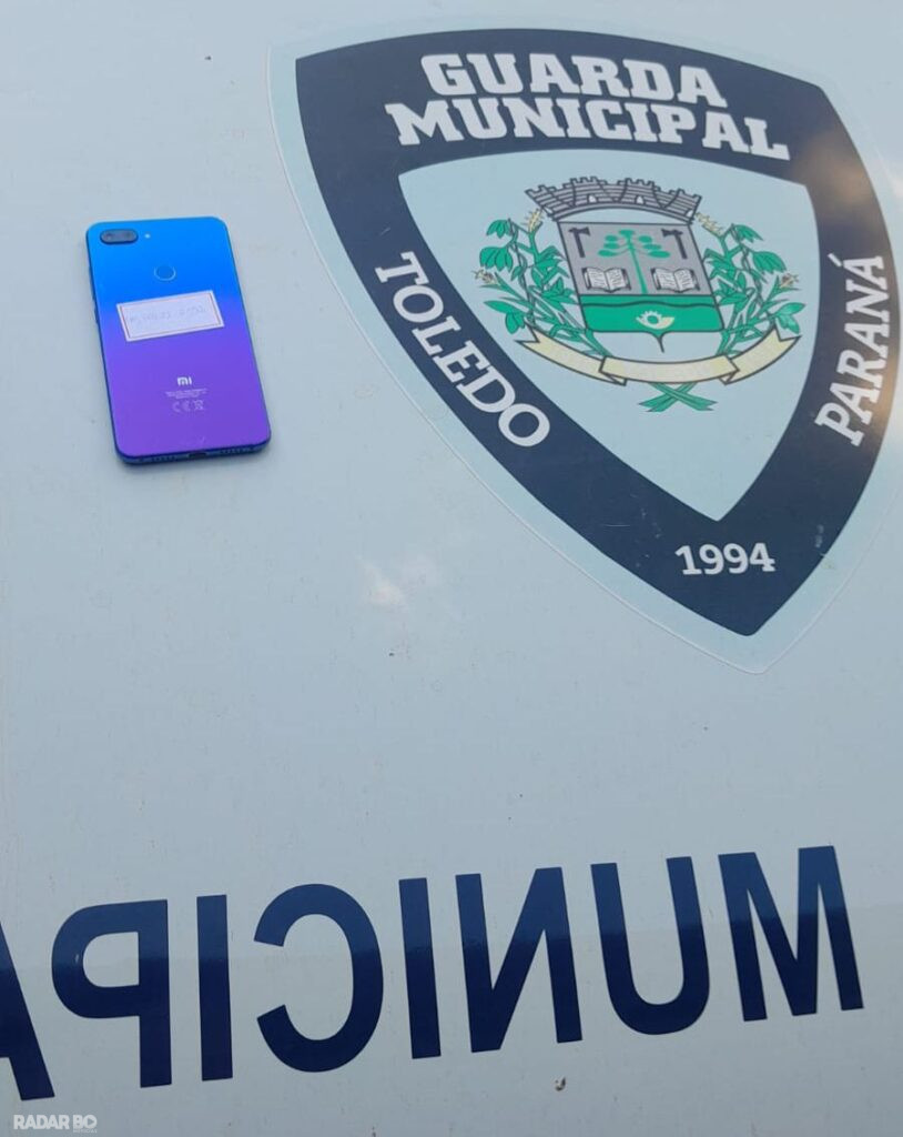 Homem furta celular de empresária após pedir café em loja no centro de Toledo
