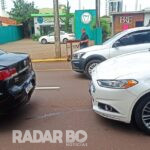 Engavetamento com três carros causa danos materiais no centro de Toledo