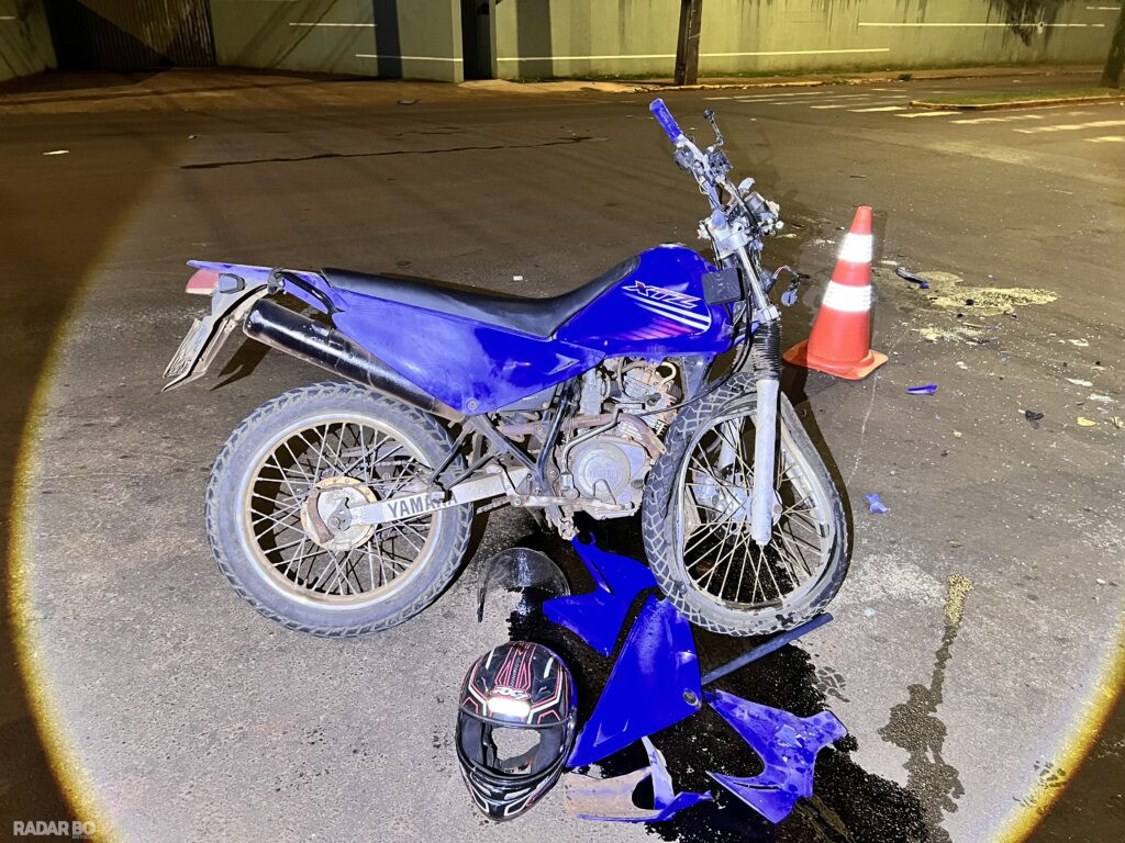 Motociclista sofre traumatismo craniano após grave colisão com Logan em cruzamento de Toledo