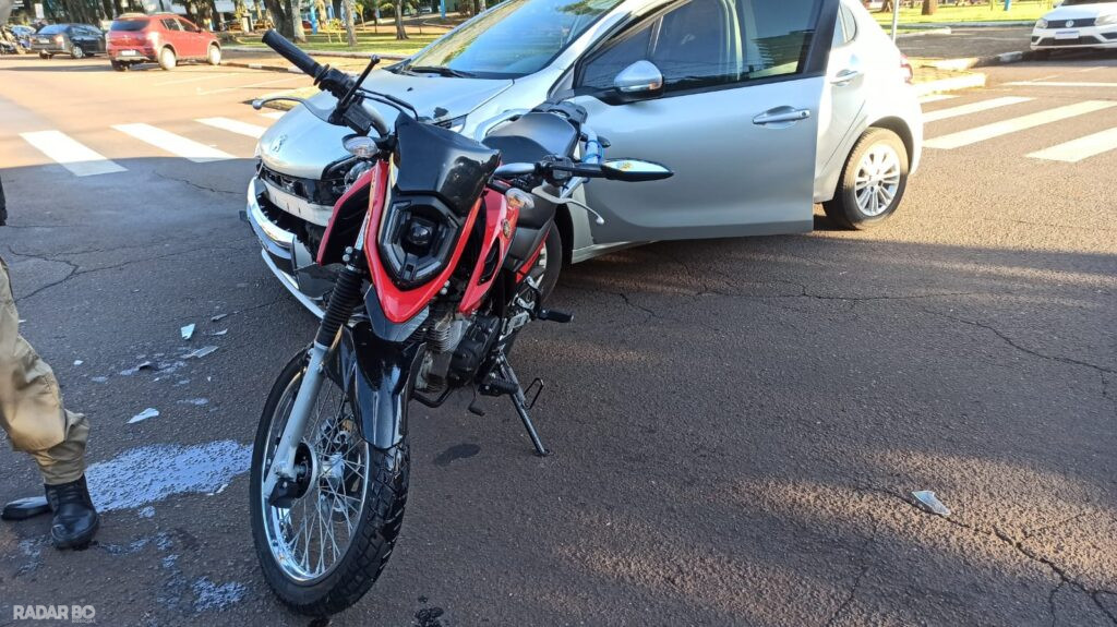 Motociclista fica ferido em colisão com carro no Jardim La Salle em Toledo
