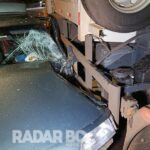 Duas mulheres são socorridas após carro colidir com caminhão da prefeitura em Toledo