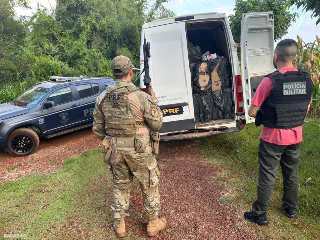 Van carregada com 75 mil maços de cigarros é apreendida em área rural de Toledo