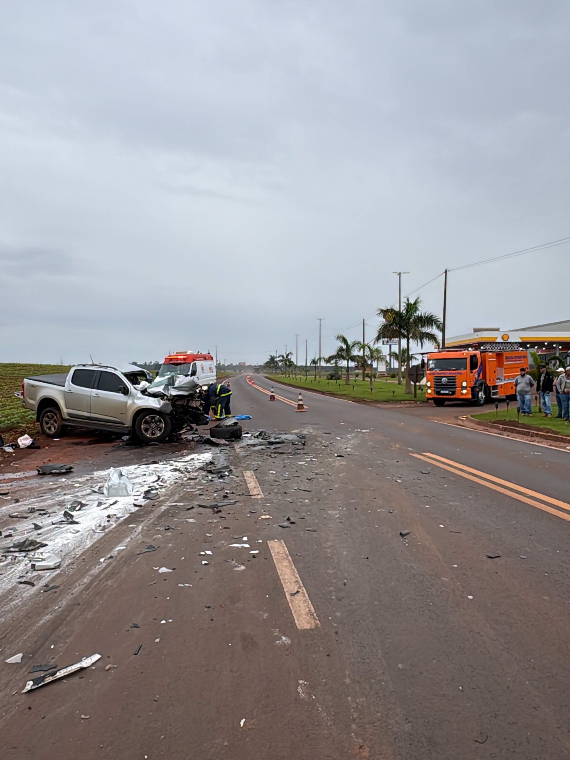 Vídeo: Motorista de 37 anos morre após S-10 bater em carreta na PR-239 entre Toledo e Assis