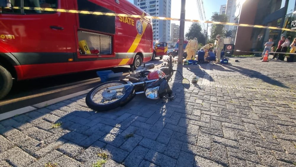 MOTOCICLISTA MORRE EM GRAVE ACIDENTE NA RUA RECIFE, NO CENTRO DE CASCAVEL