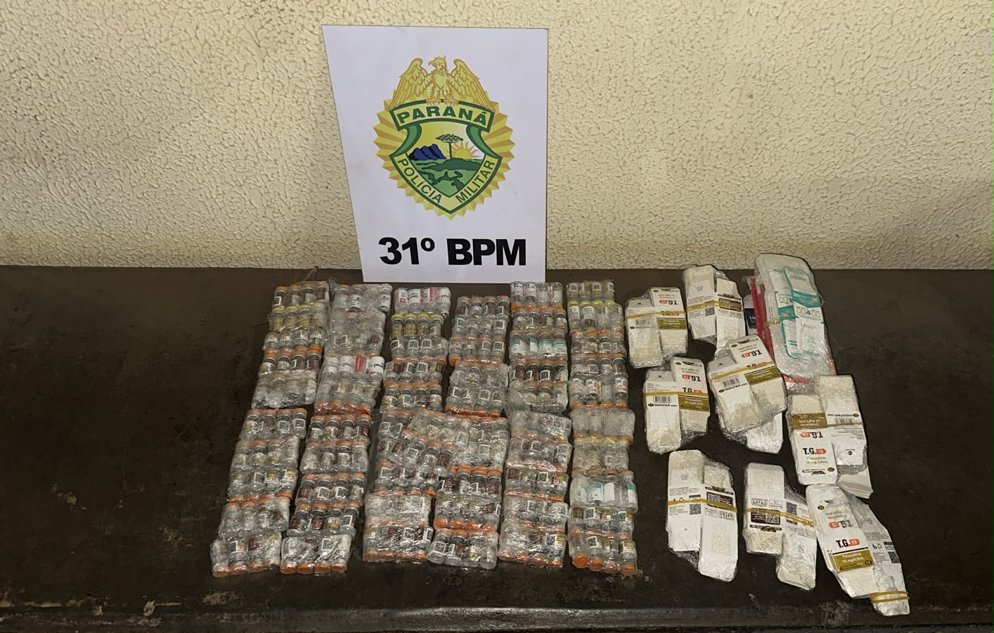 Passageiro é flagrado com 248 ampolas de medicamento para emagrecimento durante fiscalização em Assis Chateaubriand